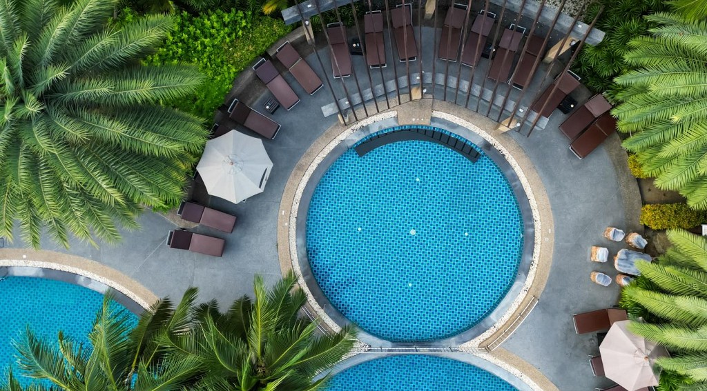 Swimming Pool&Pool bar