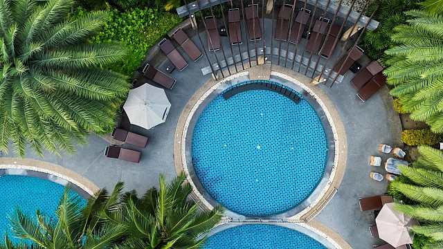 Swimming Pool&Pool bar