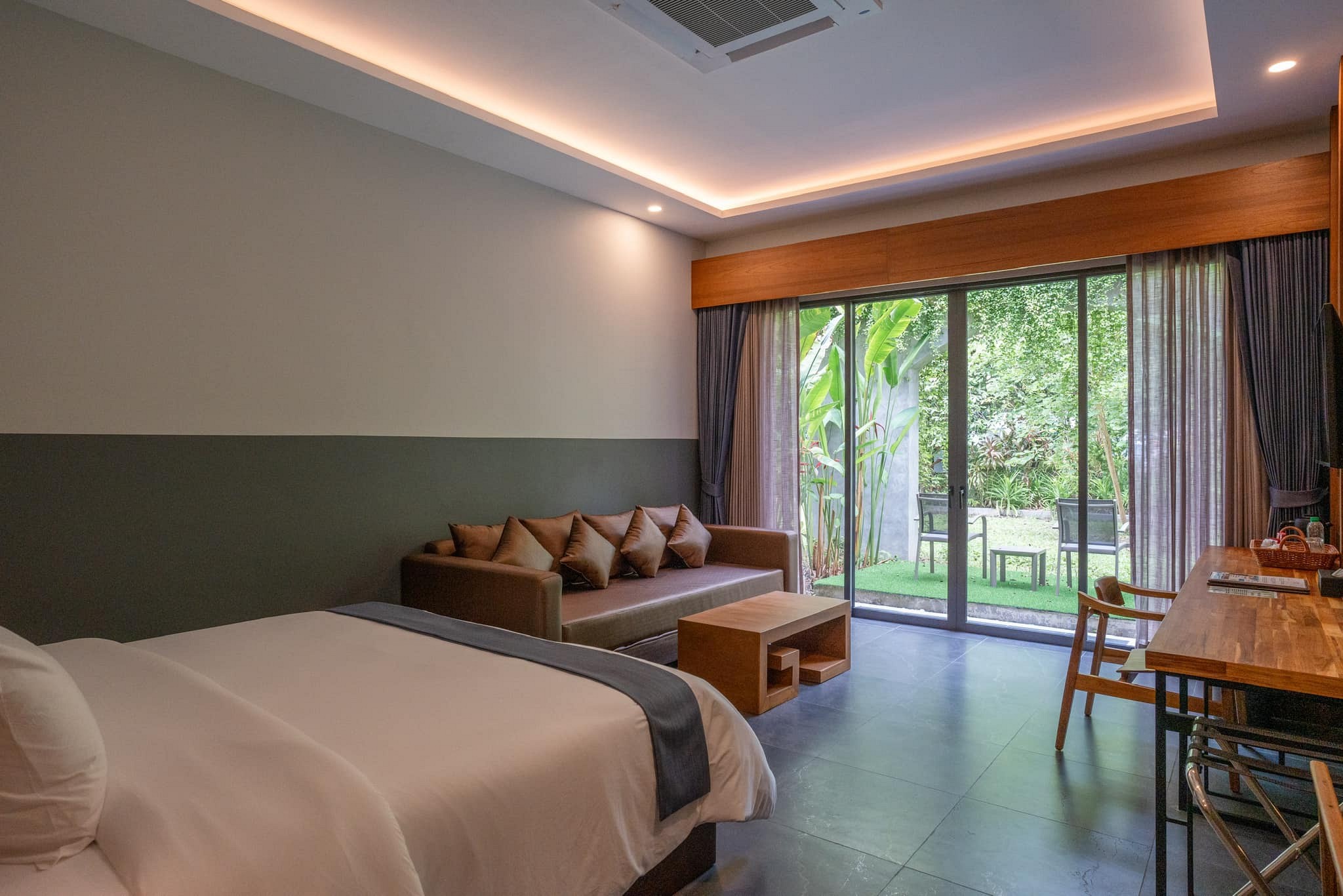 R-MAR Resort and Spa Hotel