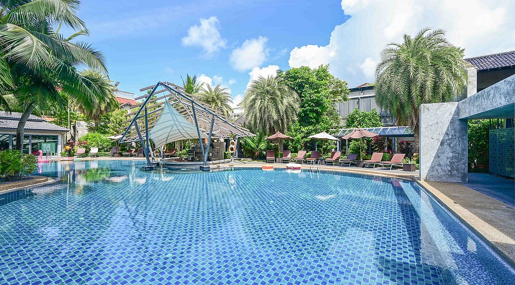 Swimming Pool&Pool bar